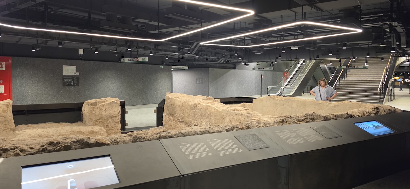 Rome Metro Colosseum